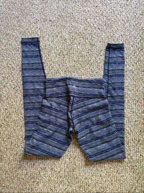 Lululemon blue textured wunder under